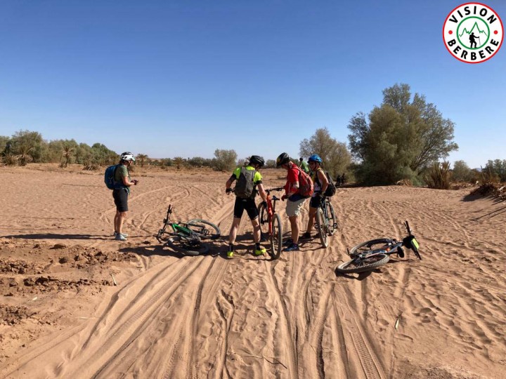 La Magie du Désert en VTT