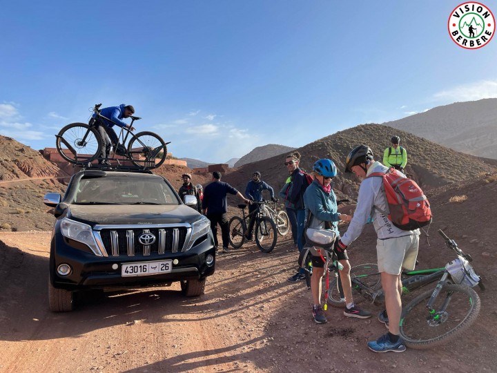 Excursion à la journée en VTT électrique dans les montagnes du Haut Atlas Massif de Toubkal